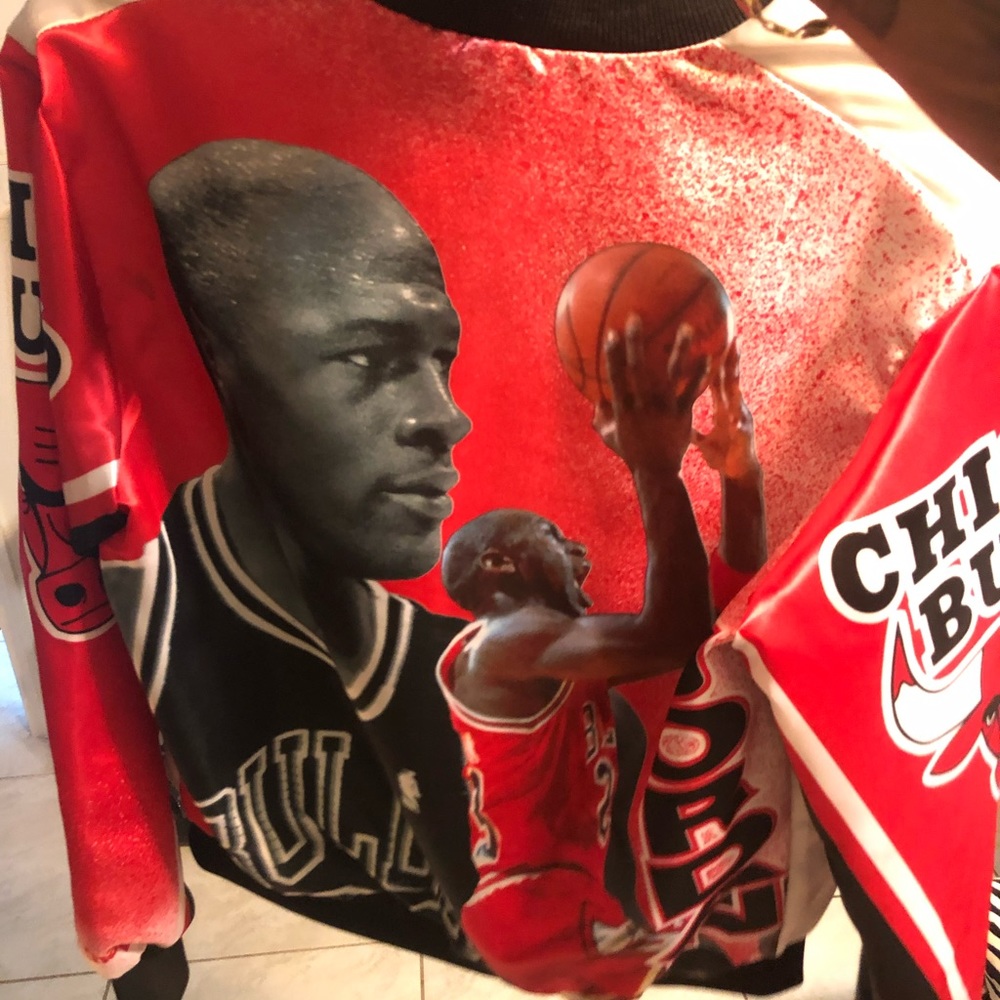 Authentic Michael Jordan bomber jacket - Picture 3 of 3